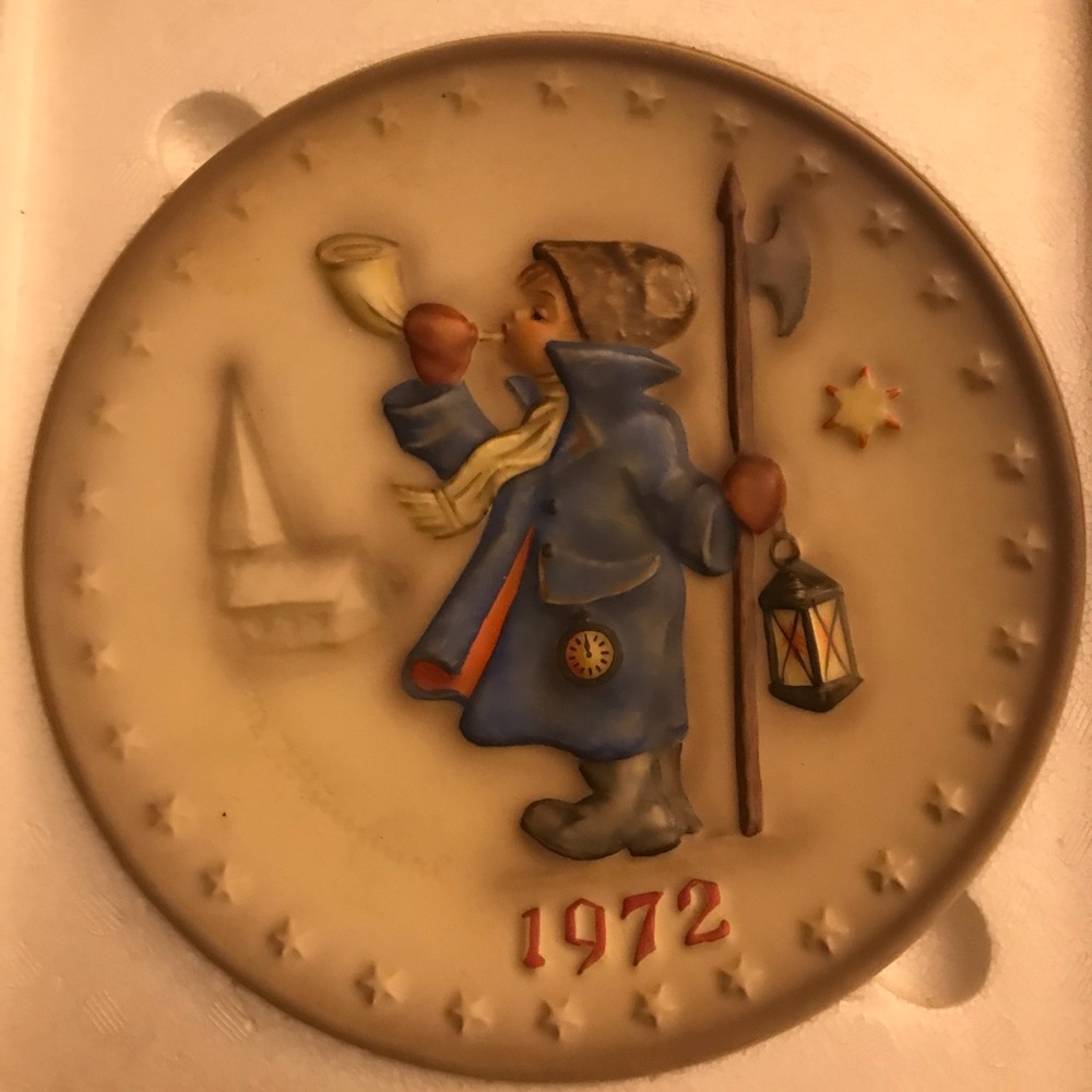 Hummel 1972 plate new in box